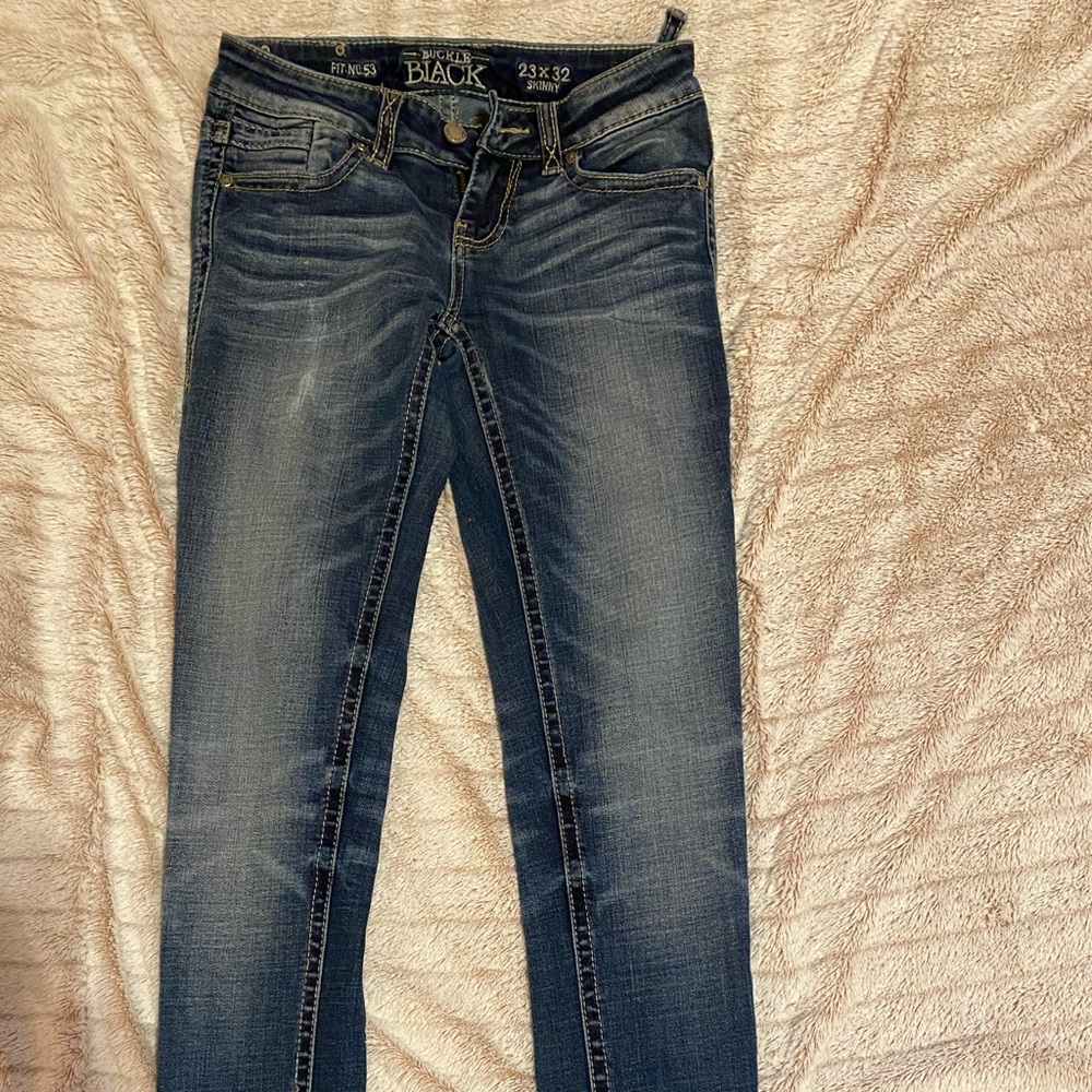 Buckle jeans